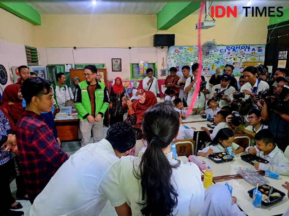 Pemprov Jabar Uji Coba Makan Gratis Siswa SD di Sumedang dan Bogor 