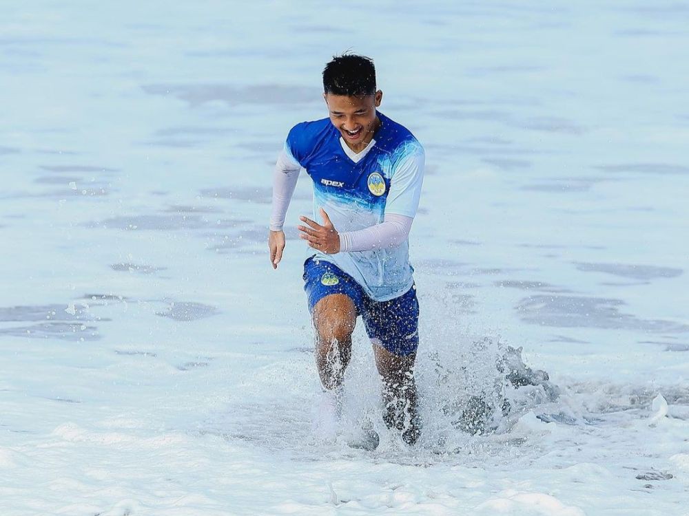 Genjot Fisik, PSIM Yogyakarta Latihan di Pantai Parangkusumo