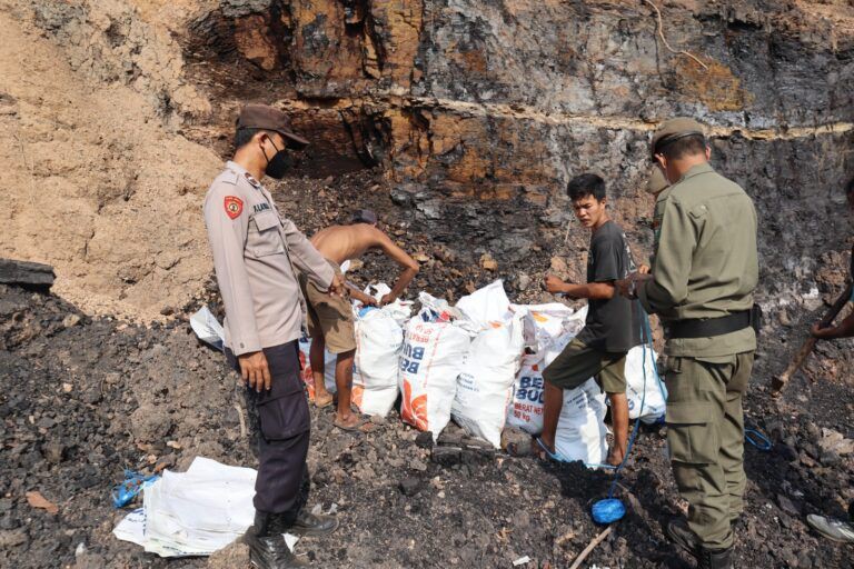 Tiga Tambang Batubara Liar di Muara Enim Ditertibkan