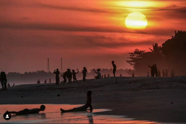 Pantai Mandiri Krui: Lokasi, Rute dan Aktivitas Seru