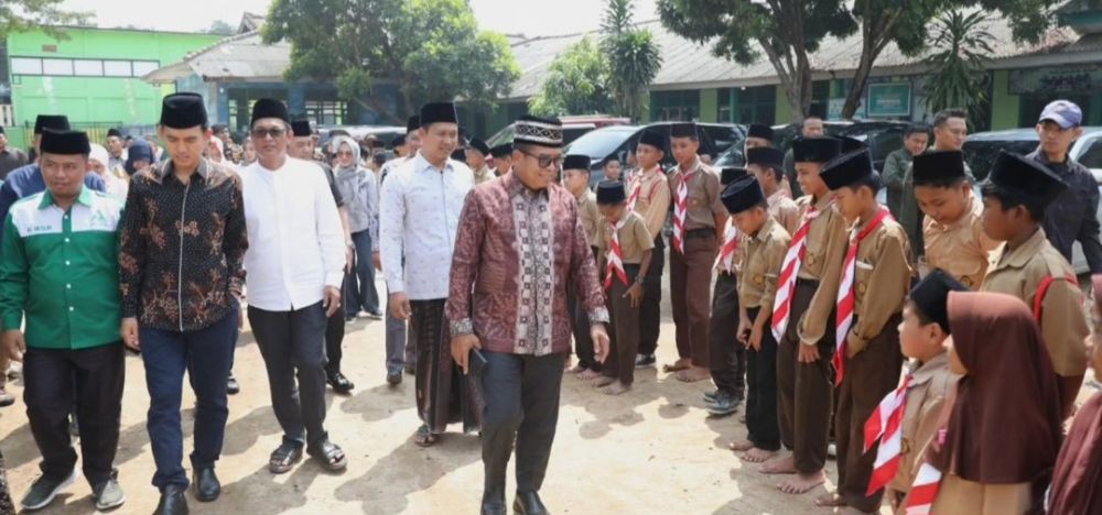 Pj Gubernur Lampung Resmikan Sekolah Melon Berbasis IoT di Pesantren