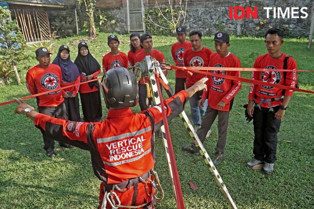 VRI Sumut Gelar Sekolah Vertical Rescue Tingkat I di Sibolangit