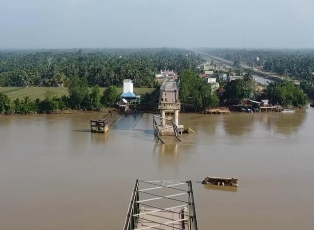 Perairan di Bawah Jembatan P.6 Lalan Kini Sudah Bisa Dilalui Kapal