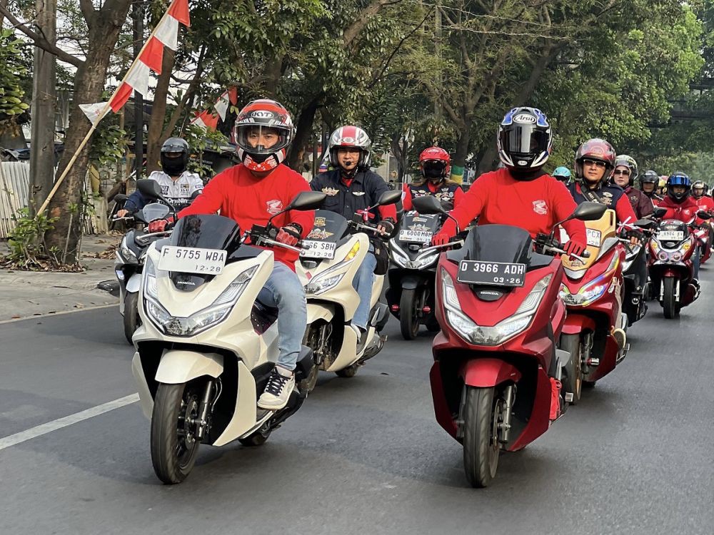 Ribuan Bikers Honda PCX Konvoi Peringati Hari Kemerdekaan