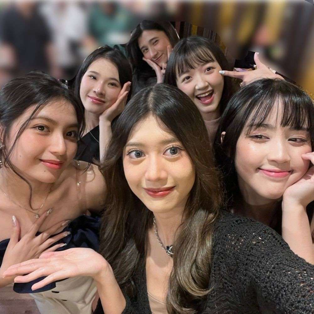 8 Potret Devi Klp48 Reuni Dengan Member Jkt48 Rayakan Debut