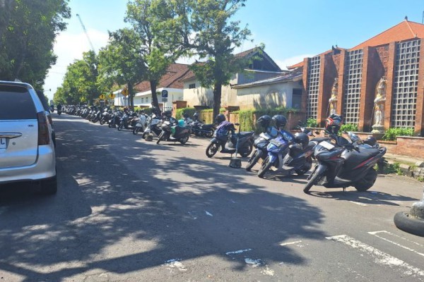 Herkos Janji Atasi Masalah Parkir Liar jika Menang Pilkada Bekasi