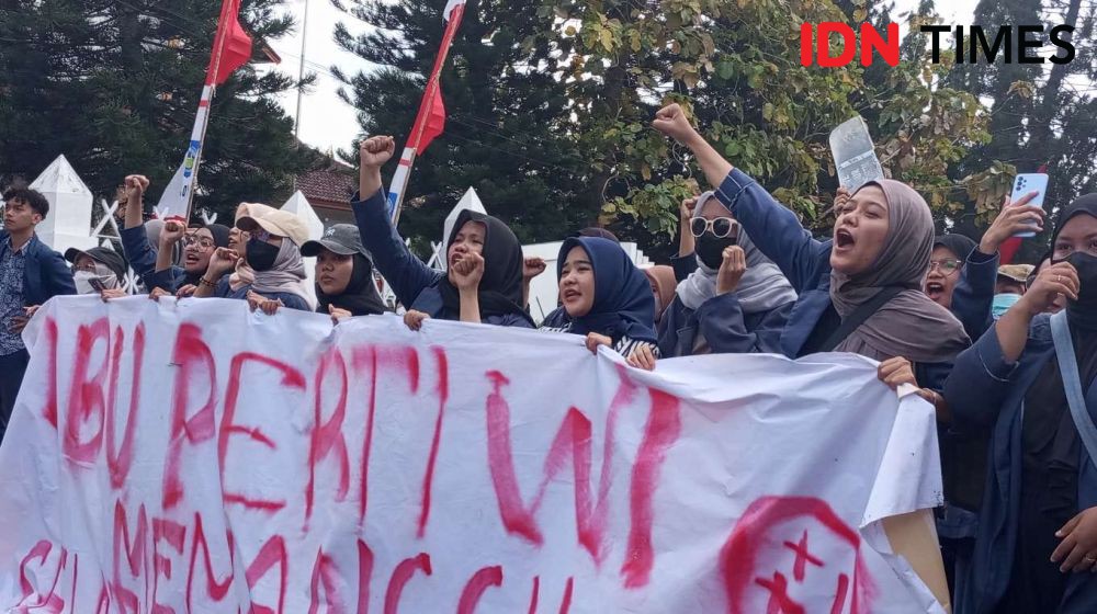 Kawal Putusan MK, Demo Mahasiswa dan Pelajar di Kantor DPRD NTB Ricuh