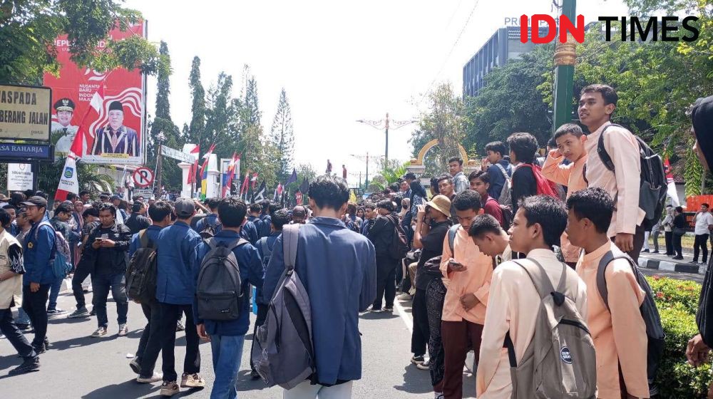 Kawal Putusan MK, Demo Mahasiswa dan Pelajar di Kantor DPRD NTB Ricuh