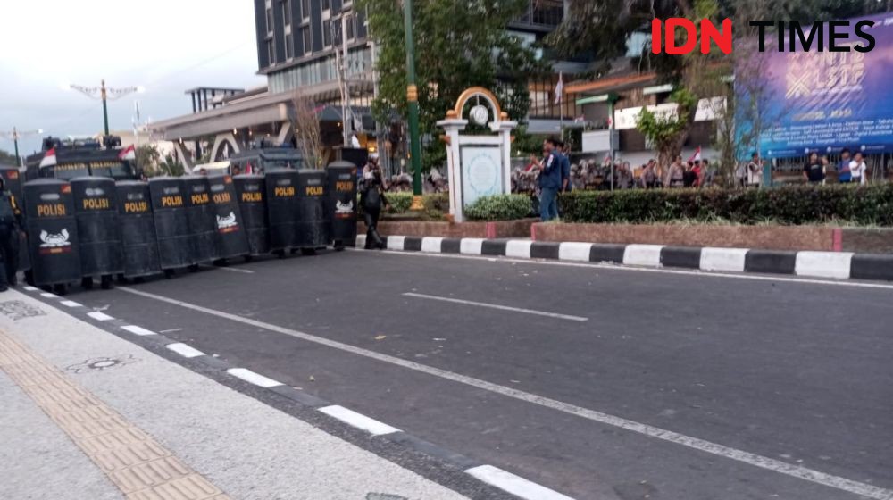 Pendemo Dibubarkan Paksa, Sejumlah Mahasiswa NTB Ditangkap