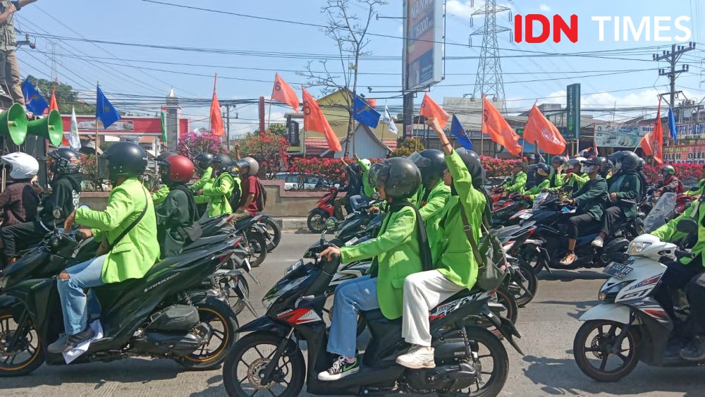 Demo Mahasiswa, Pagar Balaikota Semarang Roboh