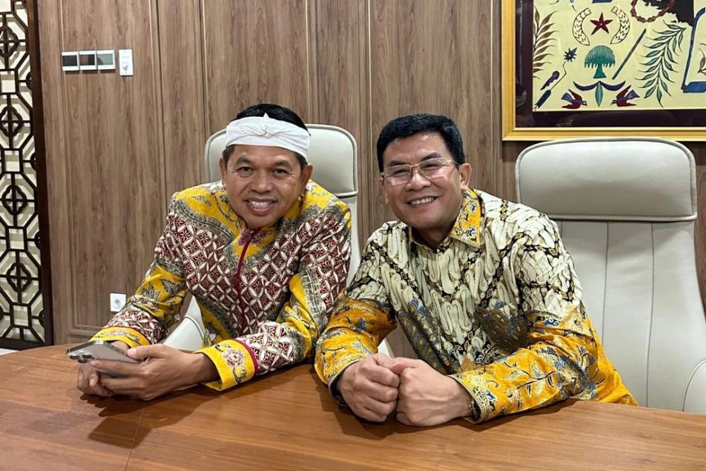 Paslon Dedi Mulyadi-Erwan Kandidat Pertama Daftar Pilgub ke KPU Jabar