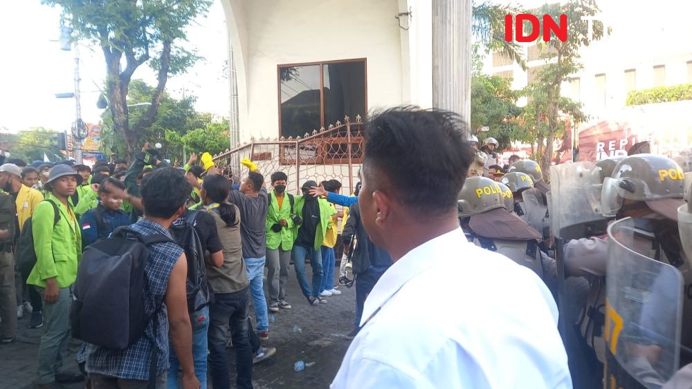 Demo Ricuh di Semarang, 33 Mahasiswa Dirawat, 27 Orang Ditangkap