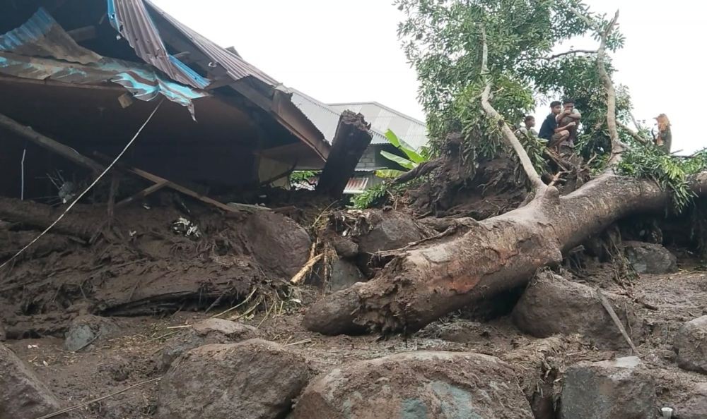 2 Korban Hilang Akibat Banjir Bandang di Ternate Ditemukan Tertimbun