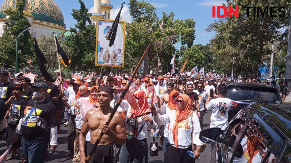 Diantar Belasan Ribu Pendukung, Pasangan Zul-Uhel Daftar ke KPU NTB 