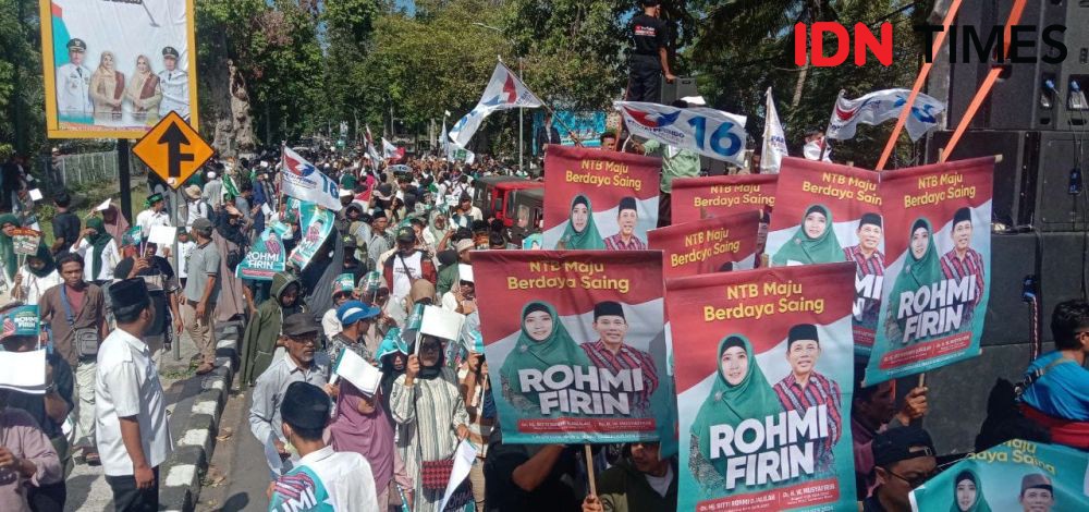 Pasangan Rohmi-Firin Daftar ke KPU NTB Diiringi Musik Kecimol