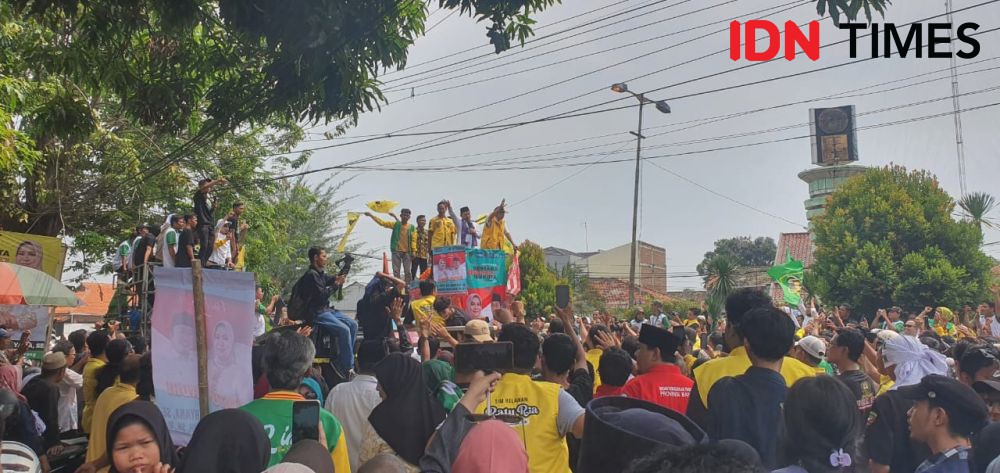 Pasangan Ria-Badri Jadi Pendaftar Pertama di Pilkada Kota Serang