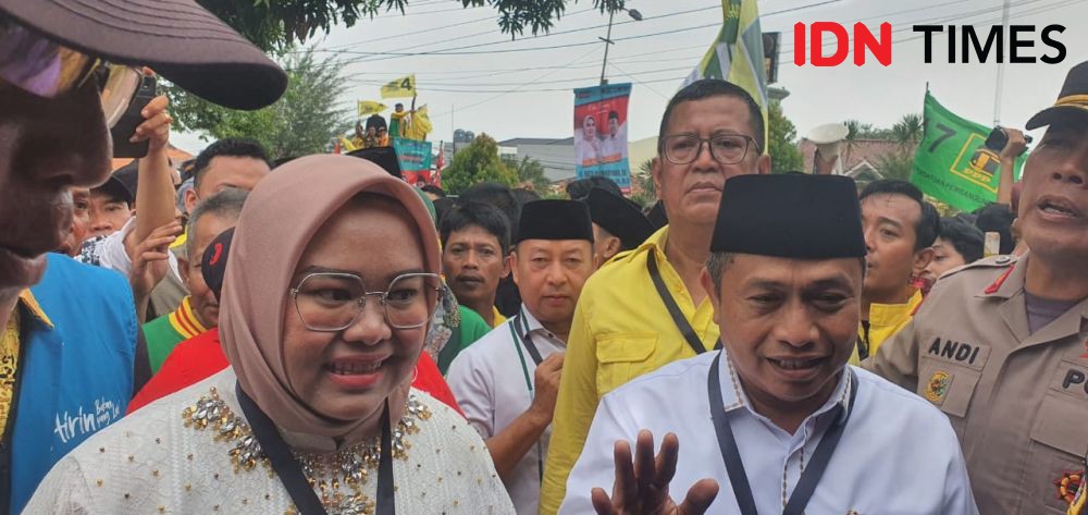 Pasangan Ria-Badri Jadi Pendaftar Pertama di Pilkada Kota Serang