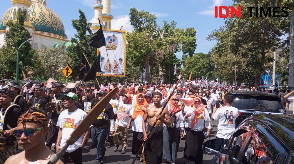 Diantar Belasan Ribu Pendukung, Pasangan Zul-Uhel Daftar ke KPU NTB 