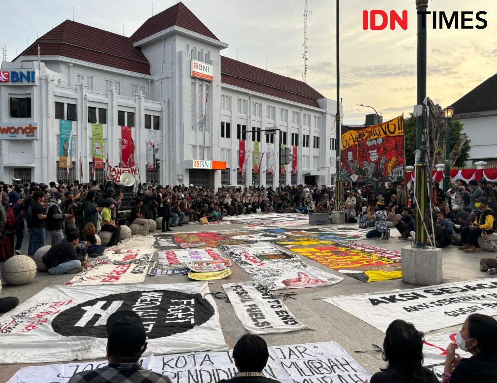 Jokowi di Jogja, Jogja Memanggil Aksi di Istana Presiden Gedung Agung