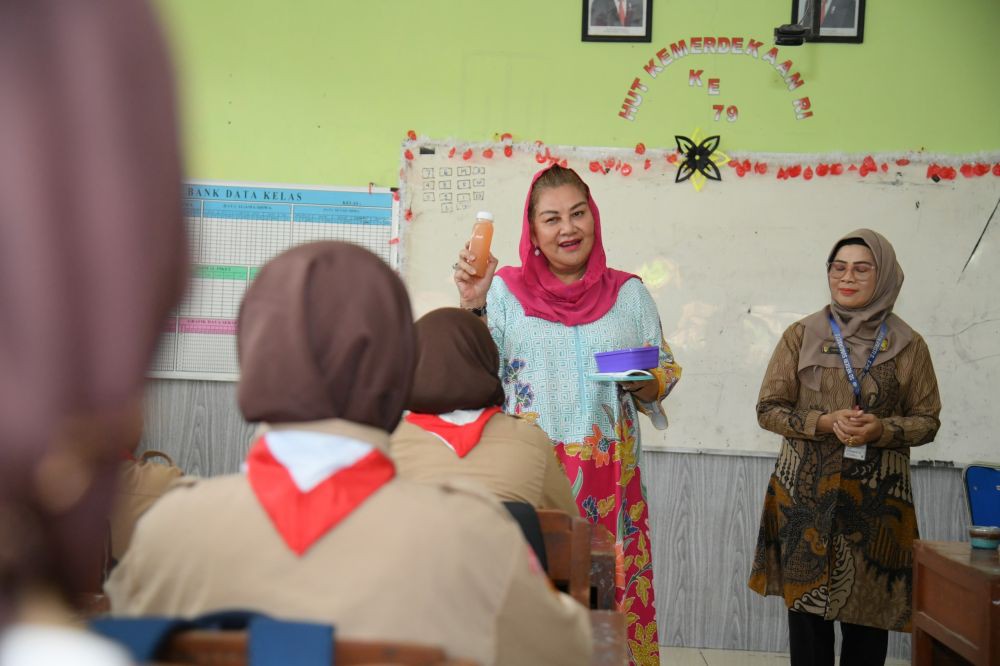 Uji Coba Makan Siang Bergizi, Siswa SD di Semarang Santap Bakso Lele