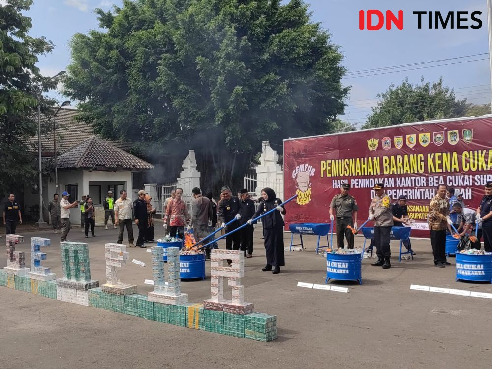 Bea Cukai Solo Musnahkan Jutaan Batang Rokok Ilegal