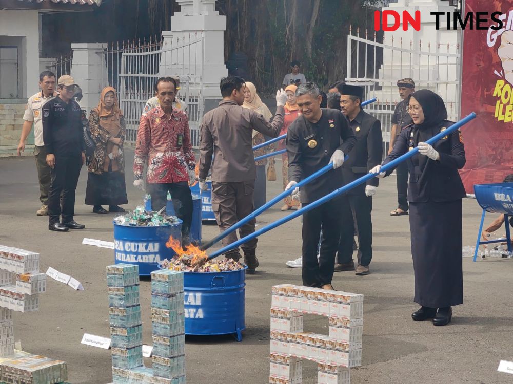 Bea Cukai Solo Musnahkan Jutaan Batang Rokok Ilegal