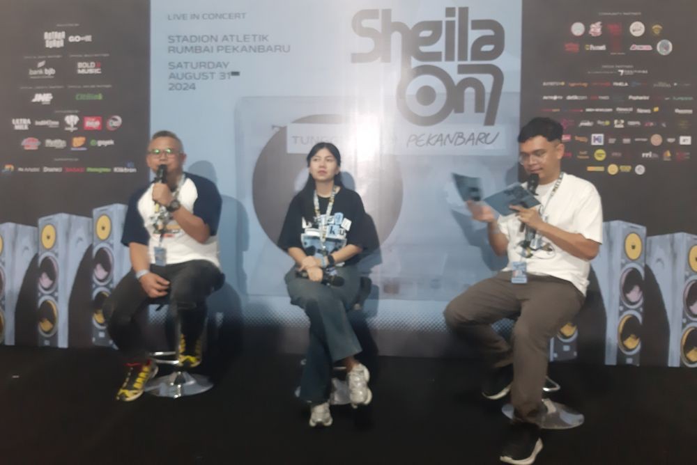 Promotor Tampilkan Visual Experience di Konser Sheila On 7 Pekanbaru