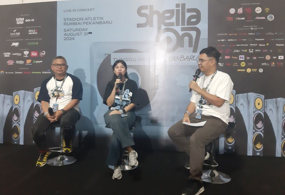 Promotor Tampilkan Visual Experience di Konser Sheila On 7 Pekanbaru