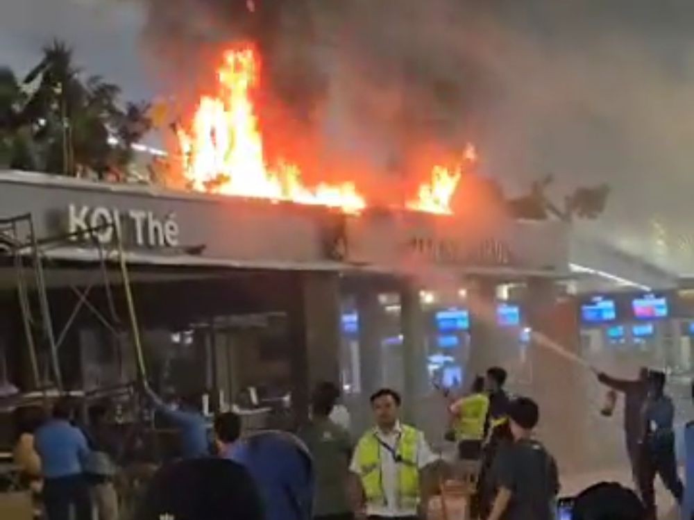 Api di Terminal 3 Bandara Soetta Padam, Ruangan Penuh Asap