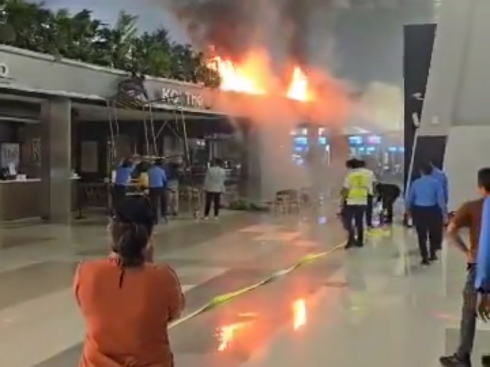 Api di Terminal 3 Bandara Soetta Padam, Ruangan Penuh Asap