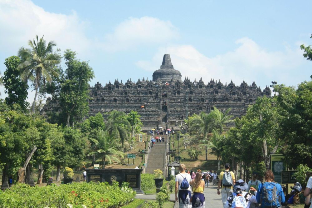 Pemasangan Chattra Dikhawatirkan Kurangi Keaslian Candi Borobudur