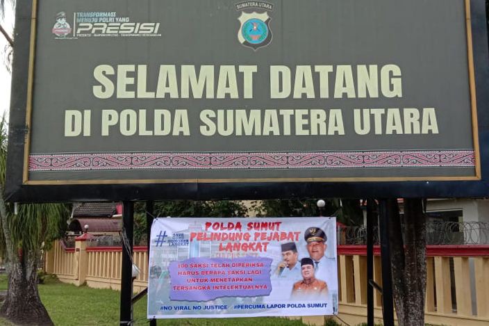 Protes Korupsi PPPK Langkat, Para Guru ‘Mengajar’ di Depan Polda Sumut