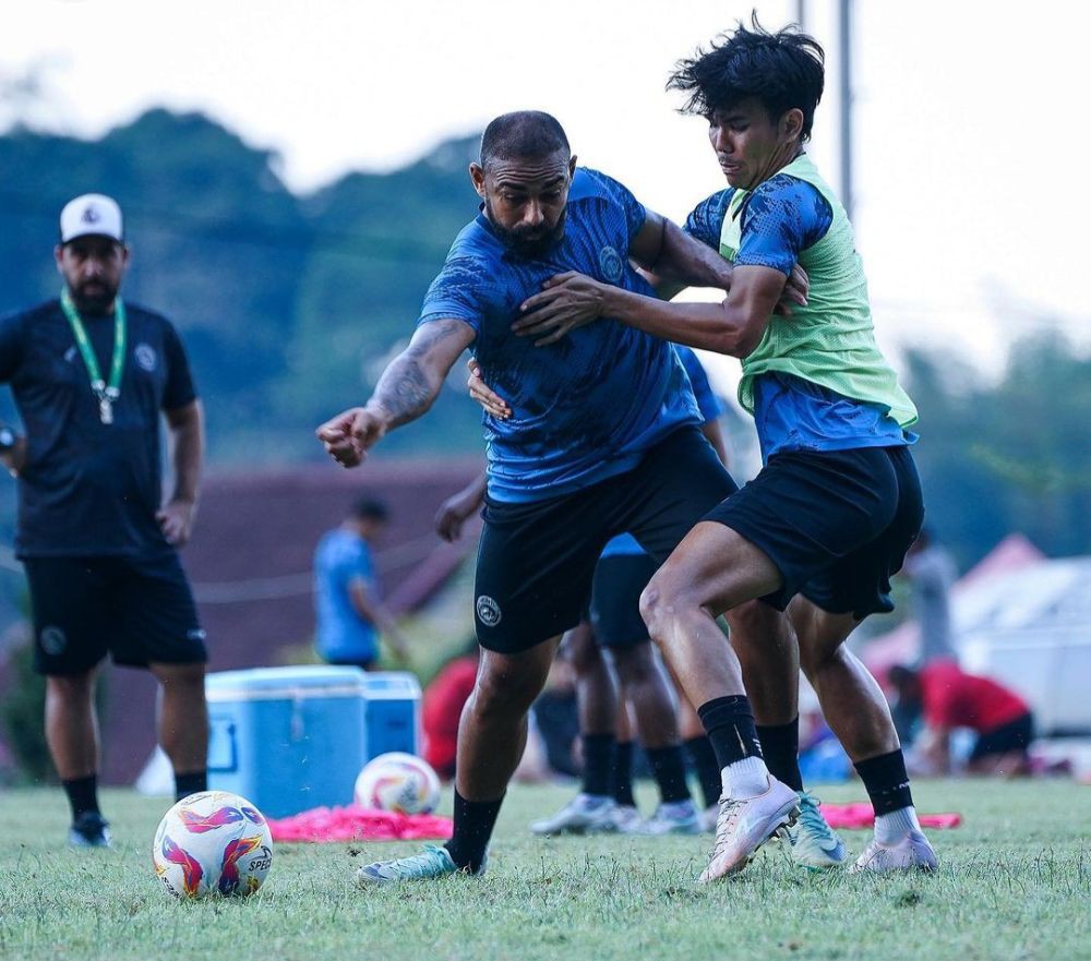 Hadapi 4 Laga Tandang Sekaligus, Pelatih Arema FC Wanti-wanti Pemain