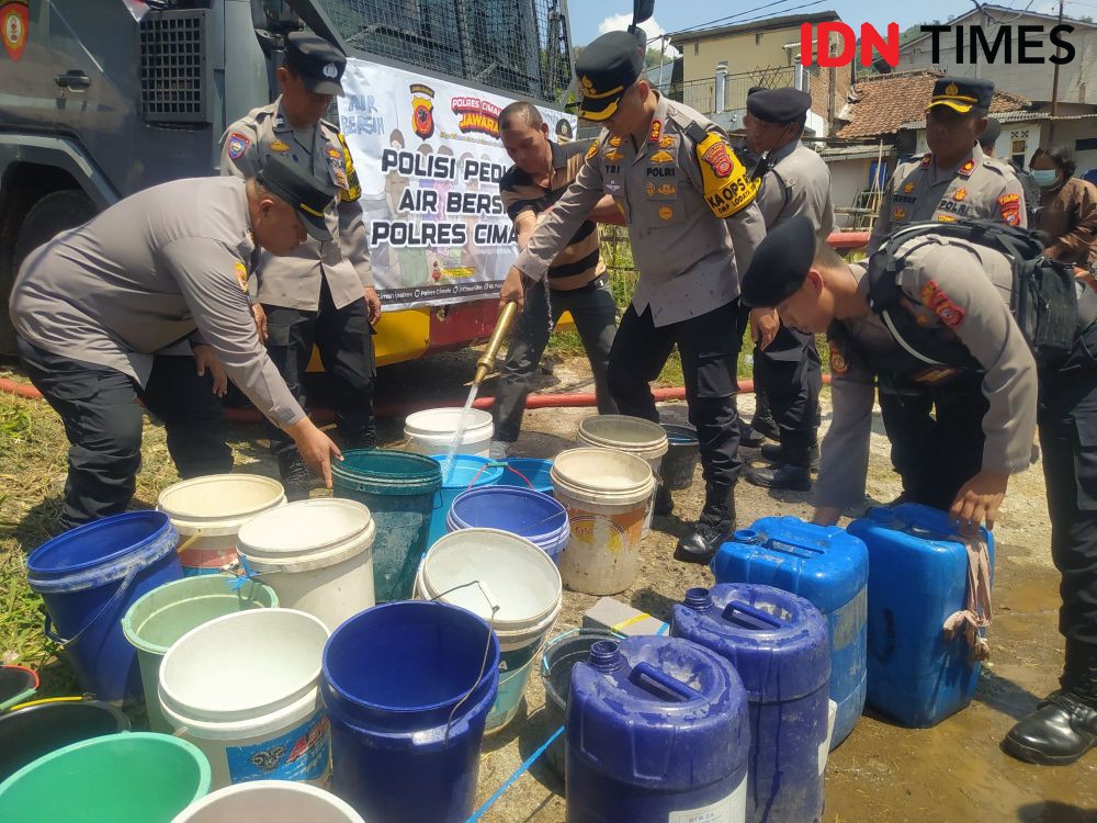 Sumur Mengering, Warga Lagadar Terpaksa Beli Air Bersih Setiap Hari