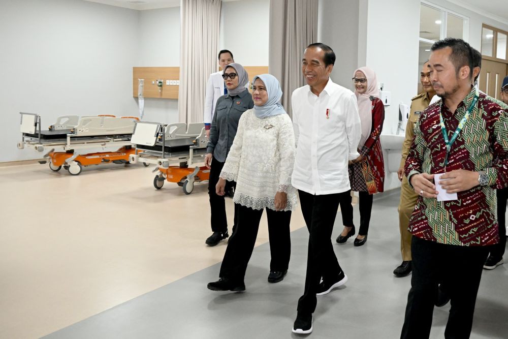 Jokowi: Saya Sedih Kalau Masuk ke RS Daerah Ruangannya Agak Gelap