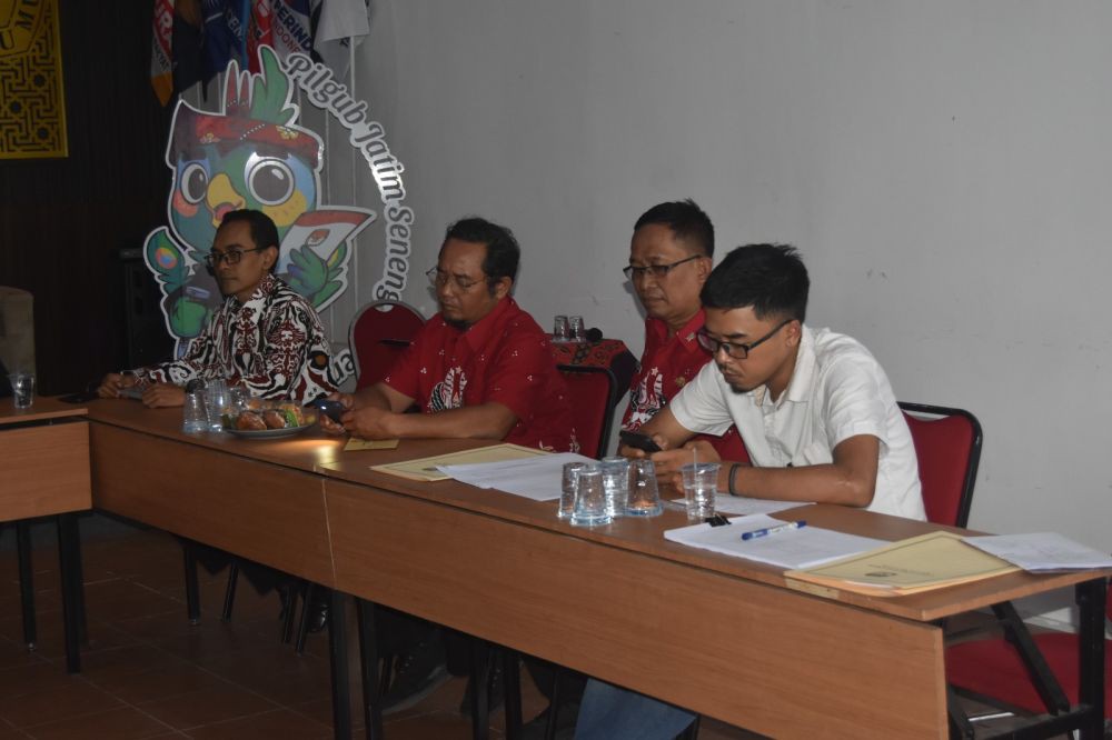 KPU Kota Blitar Kembalikan Berkas Pendaftaran Bapaslon