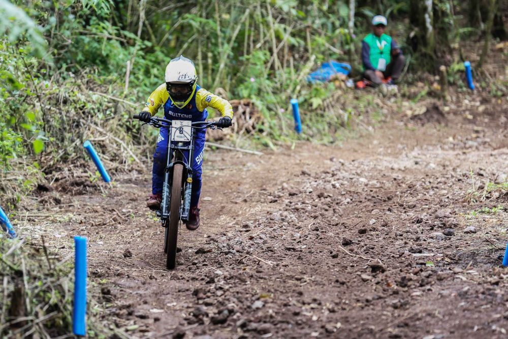 Pembalap MTB Jatim Libas Lintasan Tahura dengan Waktu Terbaik