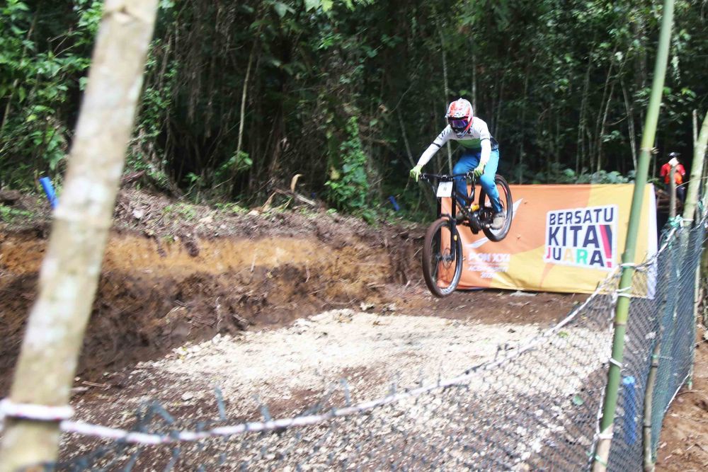 Pembalap MTB Jatim Libas Lintasan Tahura dengan Waktu Terbaik