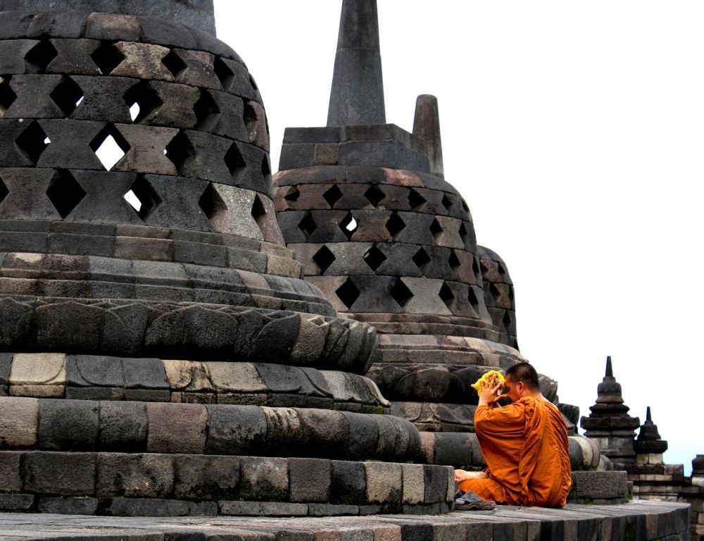 Arkeolog UGM Minta Chattra Candi Borobudur Tidak Dipasang