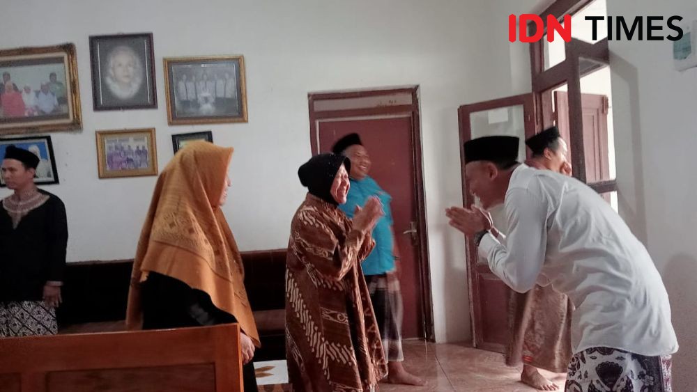 Ziarah ke Sewulan, Risma Mengenang Masa Kecil di Madiun