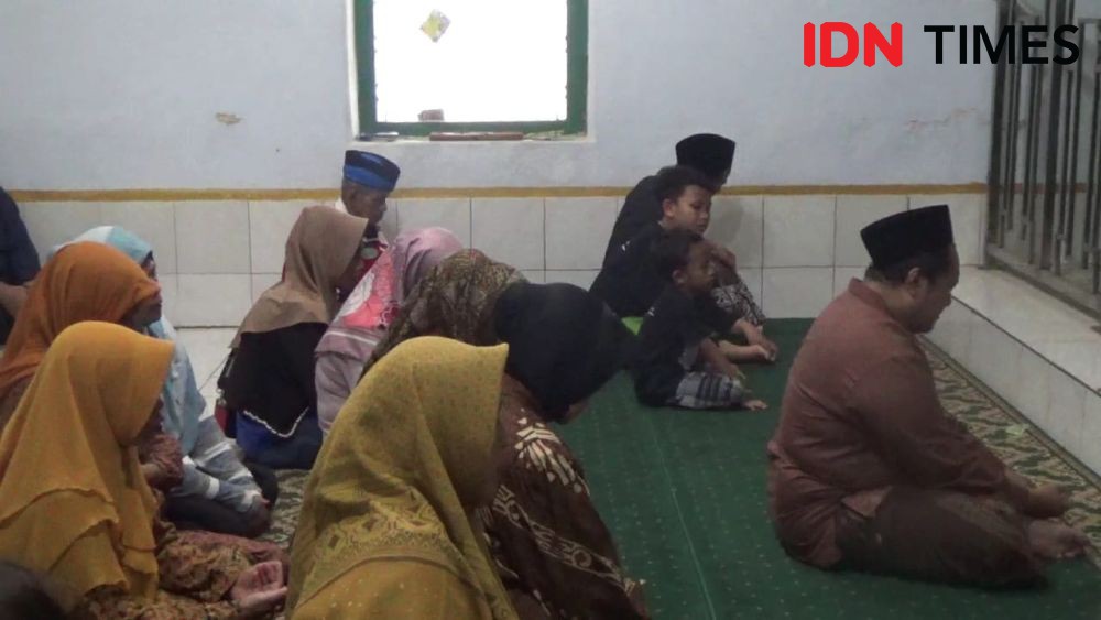 Ini Doa Risma saat Ziarah Makam Ki Ageng Basyariah Sewulan