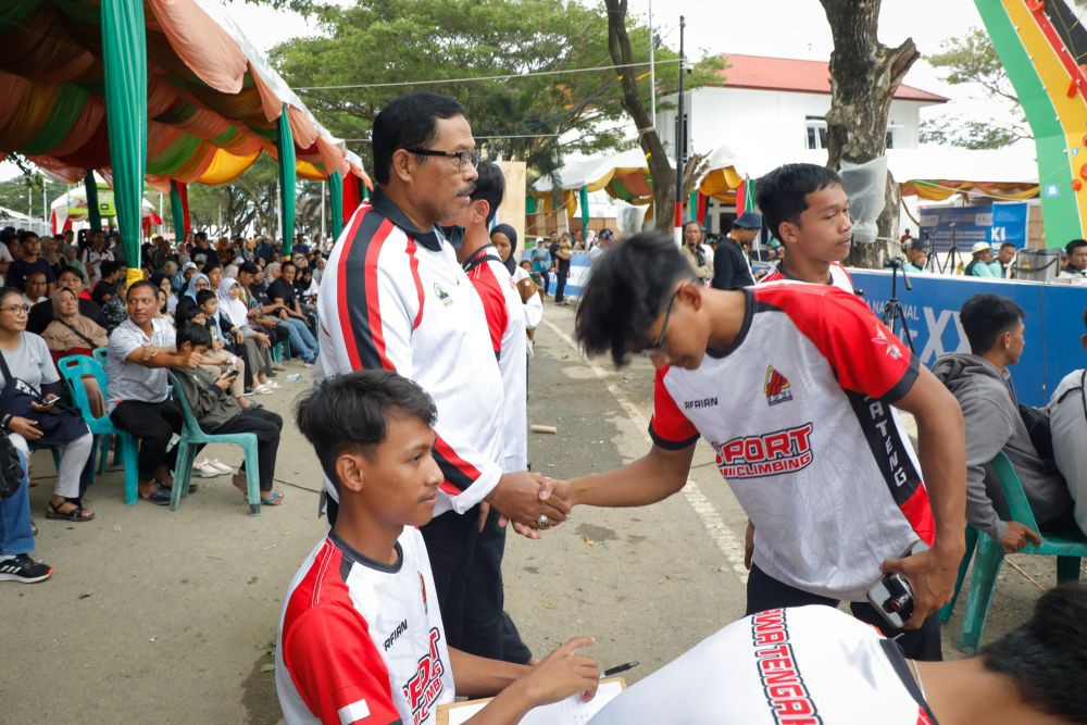 Pj Gubernur Jateng Nana Sudjana Datang Semangati Atlet PON di Aceh