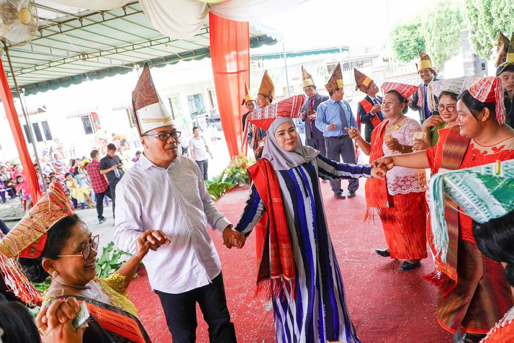 Hadiri Pesta Olob-Olob, Asri Tambunan Dapat Dukungan Warga Simalungun