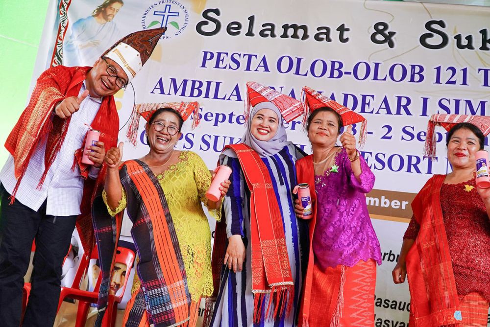 Hadiri Pesta Olob-Olob, Asri Tambunan Dapat Dukungan Warga Simalungun