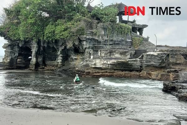 Nelayan Tabanan Dapat Bantuan Jukung Hingga Mesin Tempel