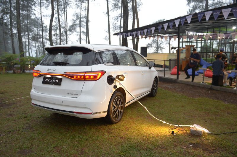 Menjajal Bandung-Lembang dengan BYD M6, Mobil Keluarga Modern 