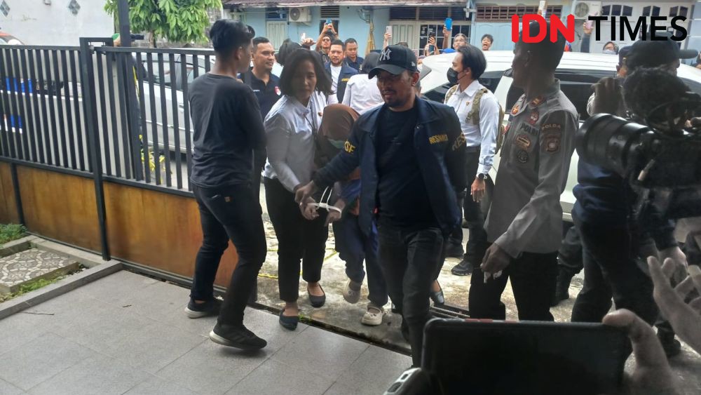 Rekonstruksi Pembunuhan Nizam oleh Ibu Tiri, Korban Sempat Dibanting 