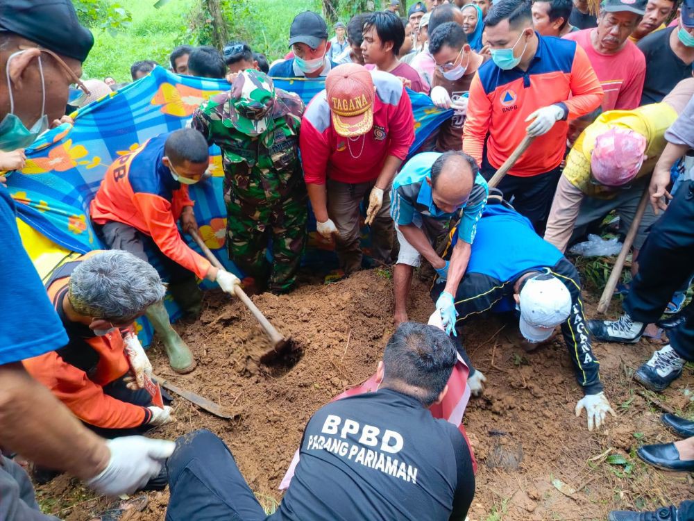 Polisi Temukan Pakaian Gadis Penjual Gorengan di Padang Pariaman