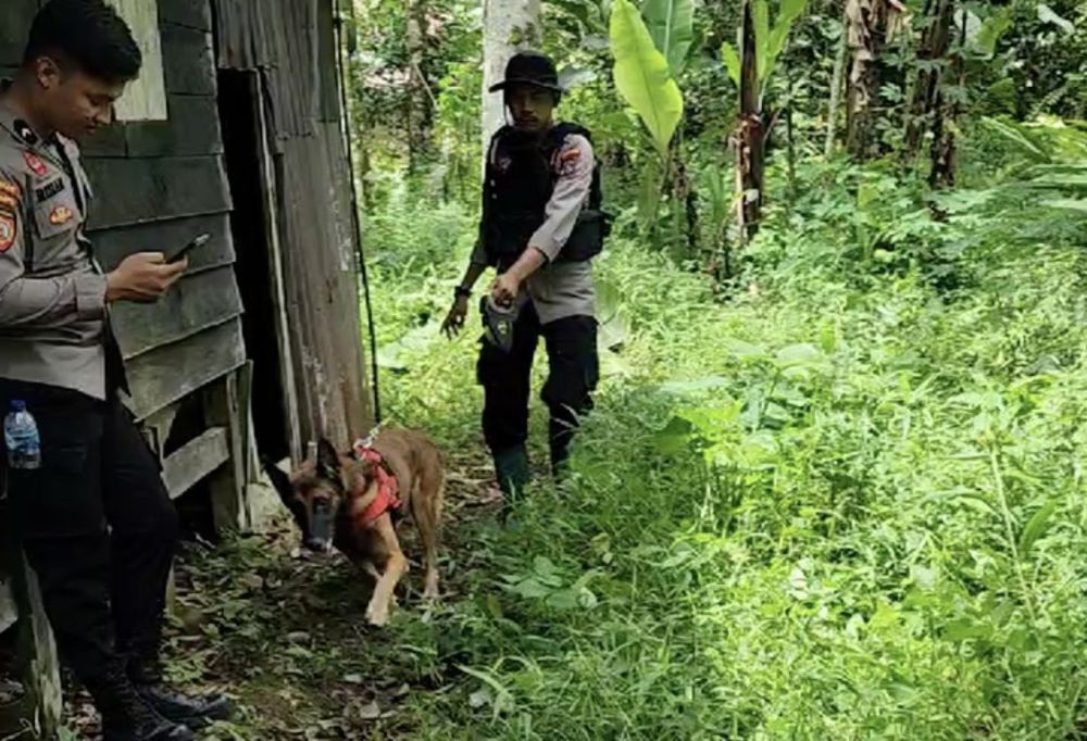 Polisi Temukan Pakaian dan Sandal Terduga Pelaku Pembunuhan Nia