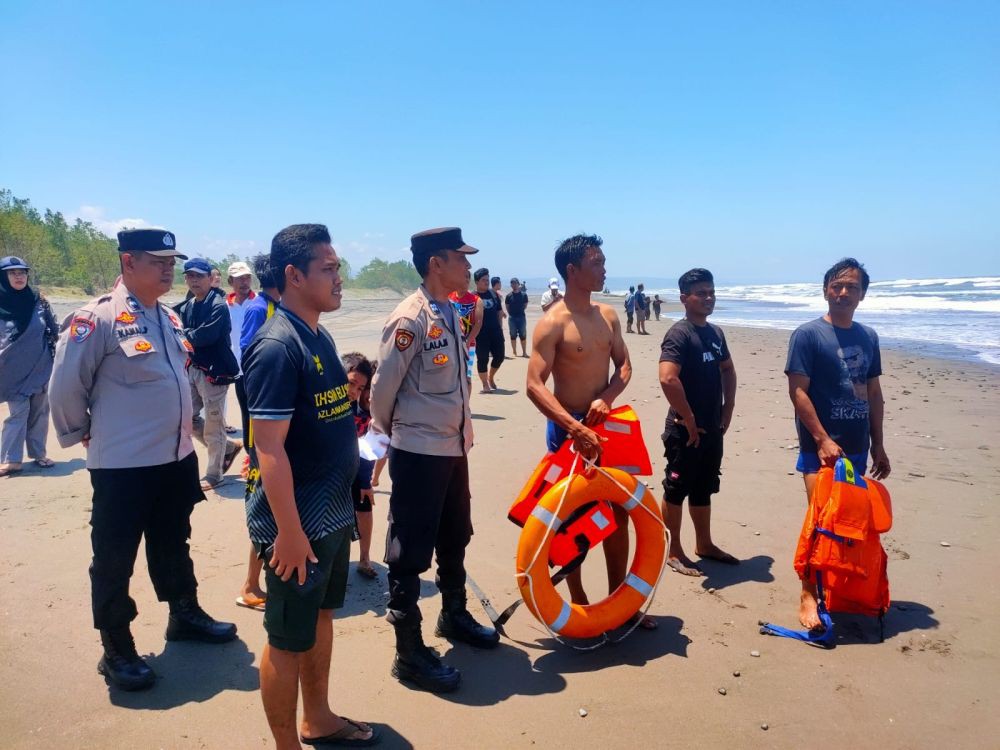 2 Siswa Asal Bandung Tenggelam di Pantai Selatan Cianjur